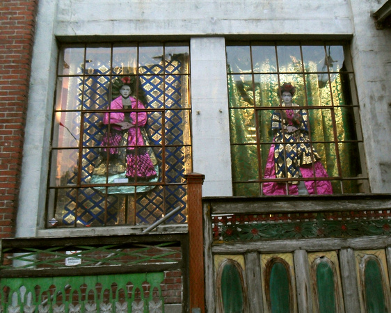 Frida Kahlo window display at Cargo 7-2014_3213